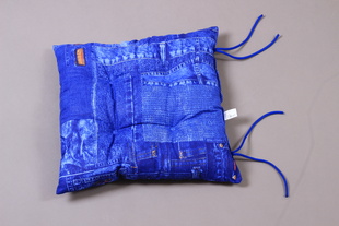 Plněný sedák 38x38 jeans